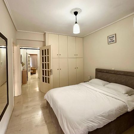 Mamour Apartment In Афіни Екстер'єр фото